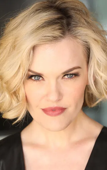 Фотография актёра Кари Уолгрен (Kari Wahlgren)