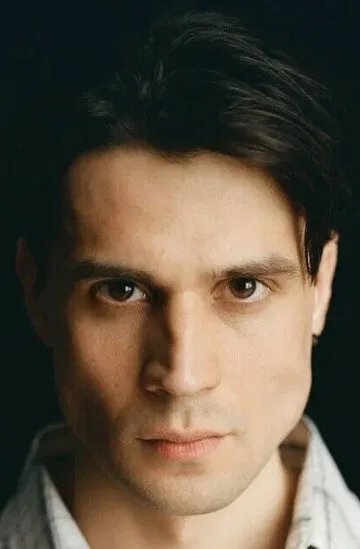 Фотография актёра Владислав Ценёв