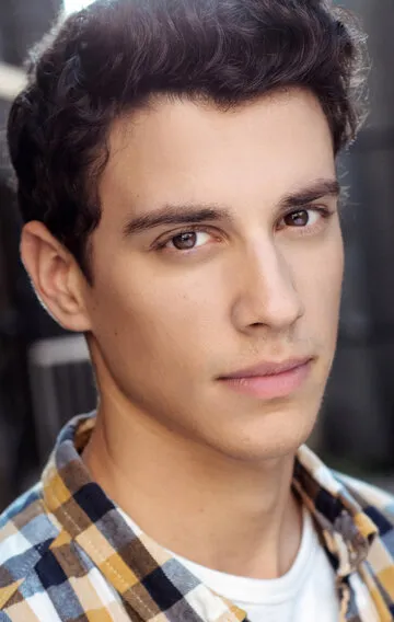 Фотография актёра Адам ДиМарко