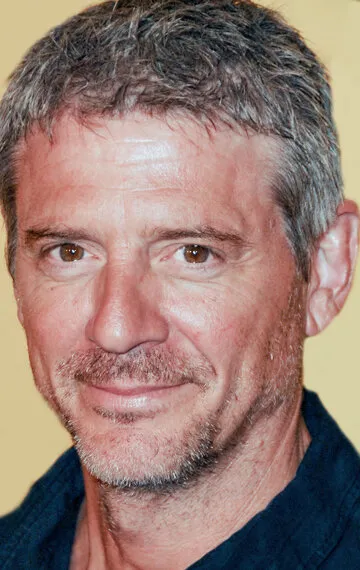 Фотография актёра Кристофер Казинс (Christopher Cousins)